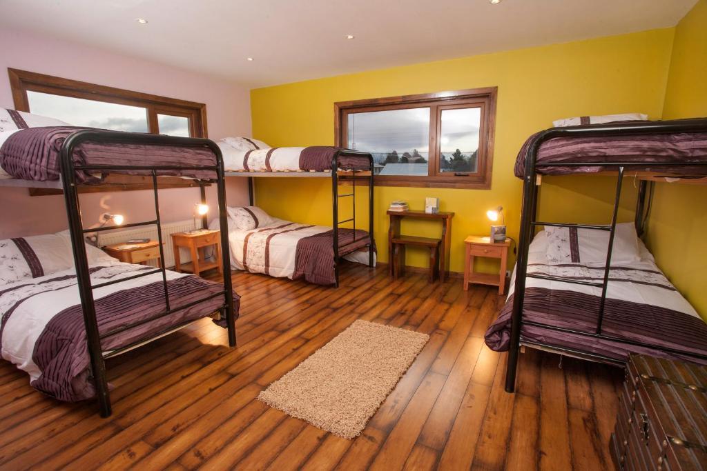 The Singing Lamb Bed & Breakfast Puerto Natales Phòng bức ảnh