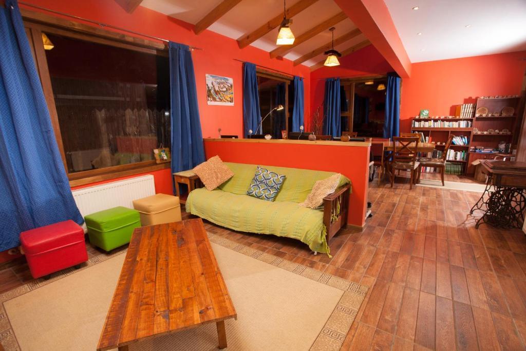 The Singing Lamb Bed & Breakfast Puerto Natales Ngoại thất bức ảnh